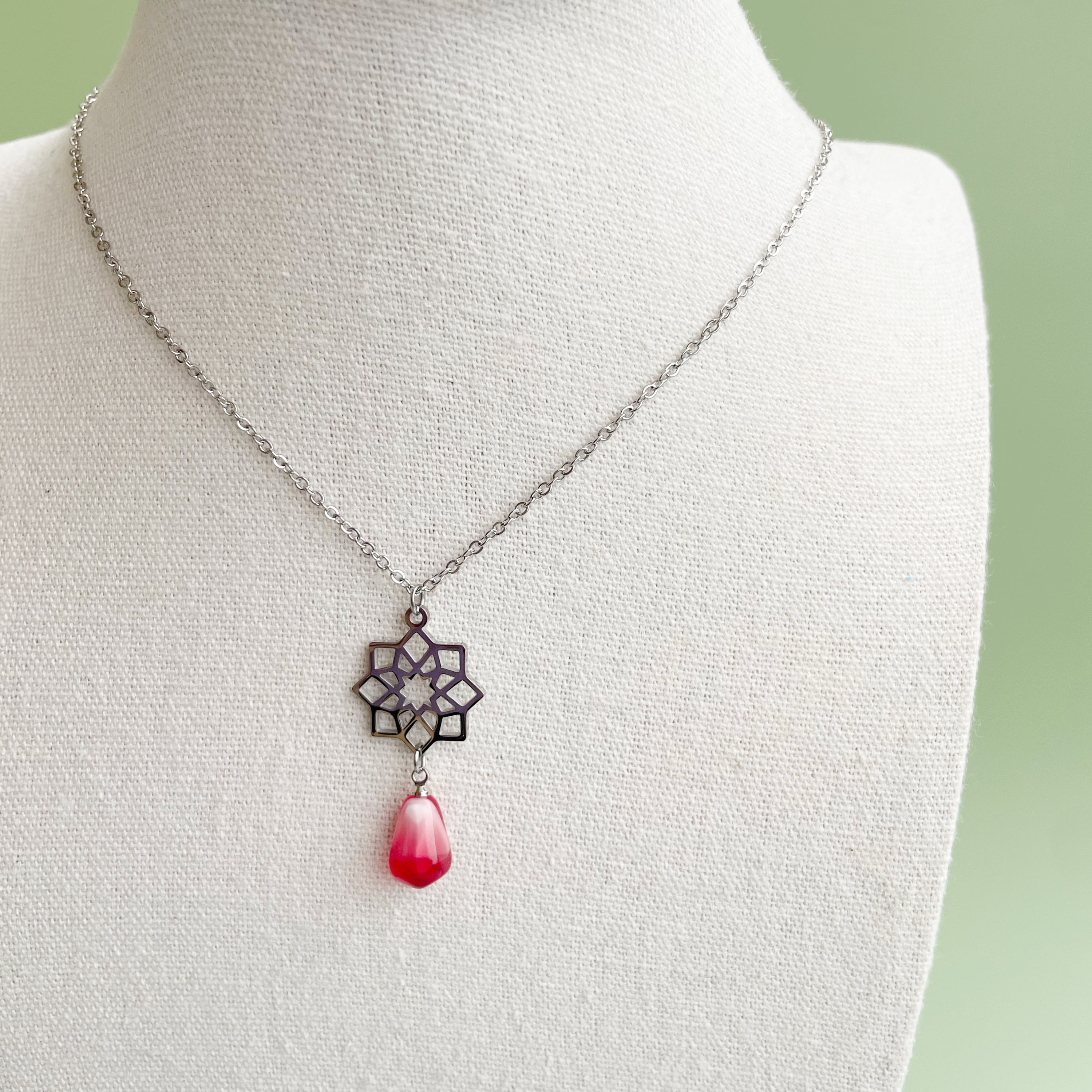 Collar “Plaza Nueva” (claro) plateado