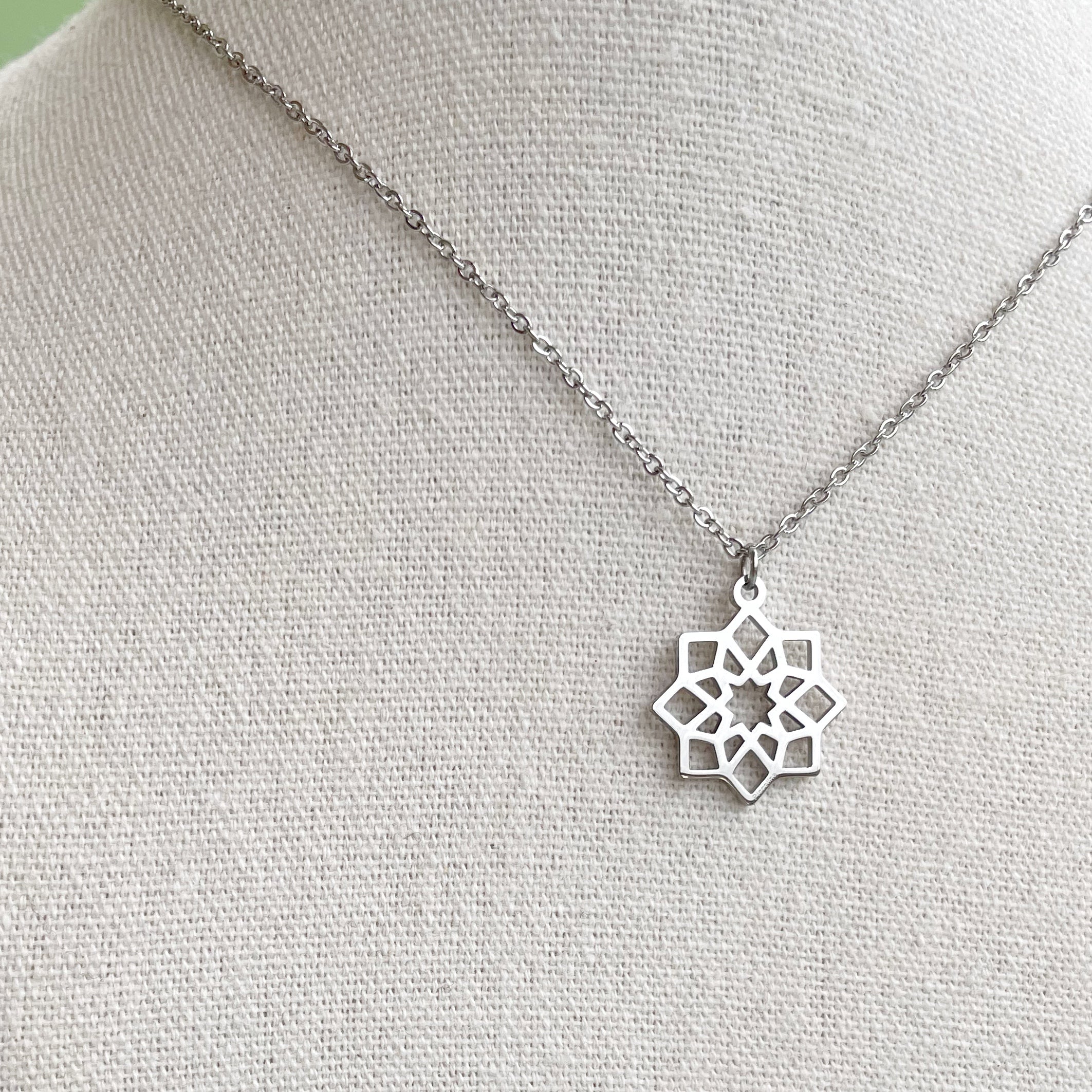 Collar “Estrella Nazarí” (plateado)