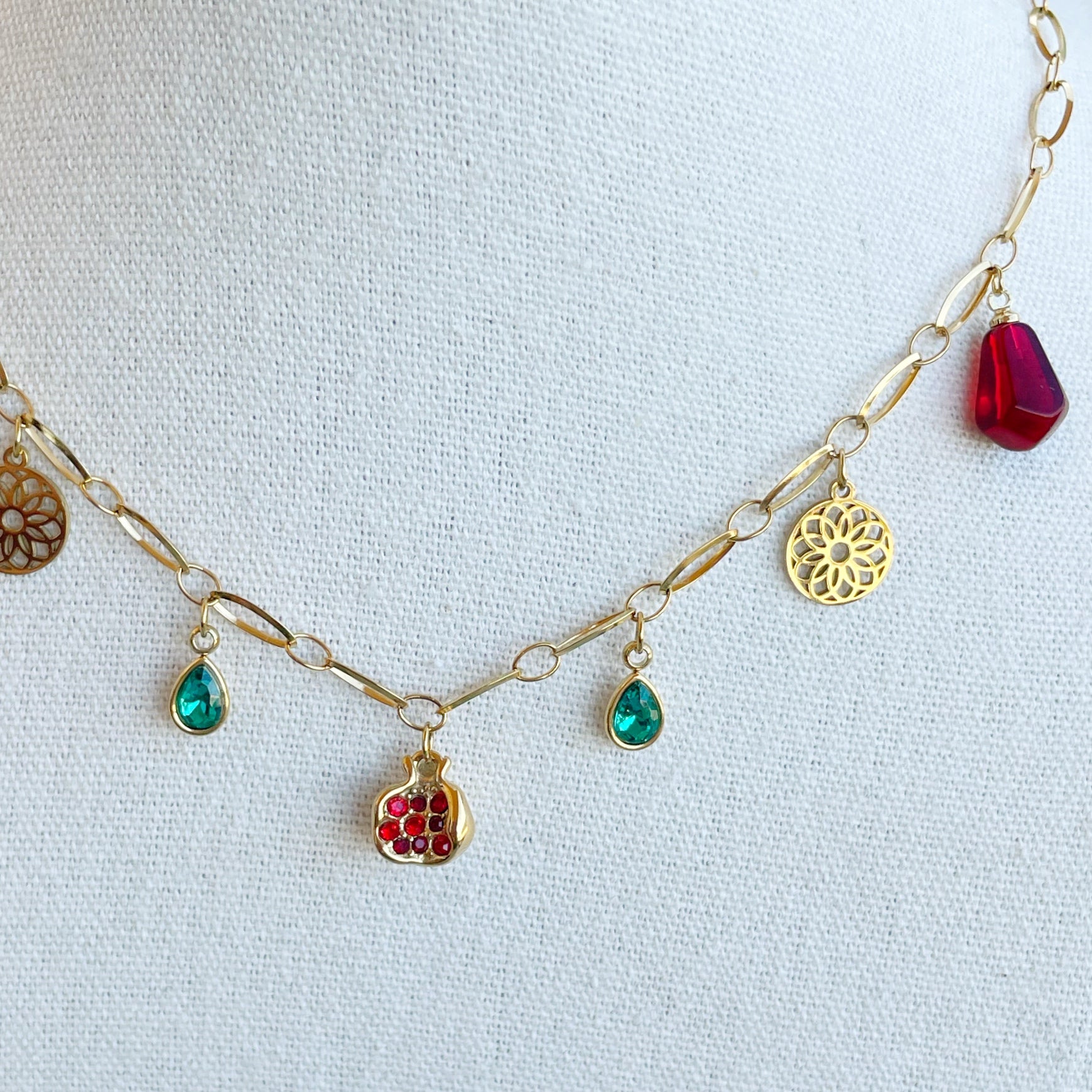 Collar Multicharm “Canastera”