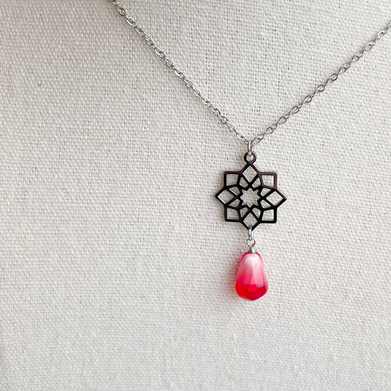 Collar “Plaza Nueva” (claro) plateado