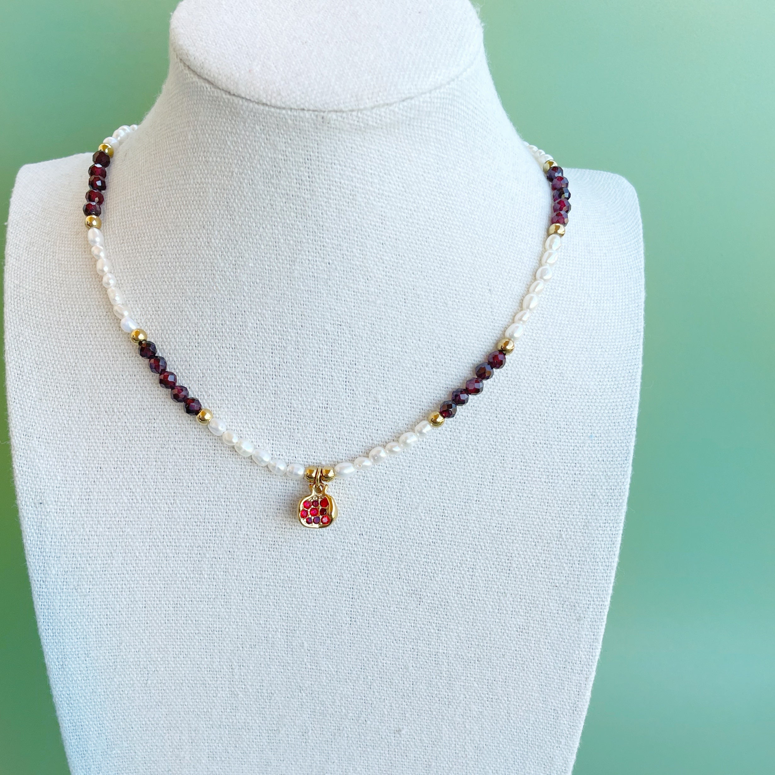 Collar de perlas “Alhambra”