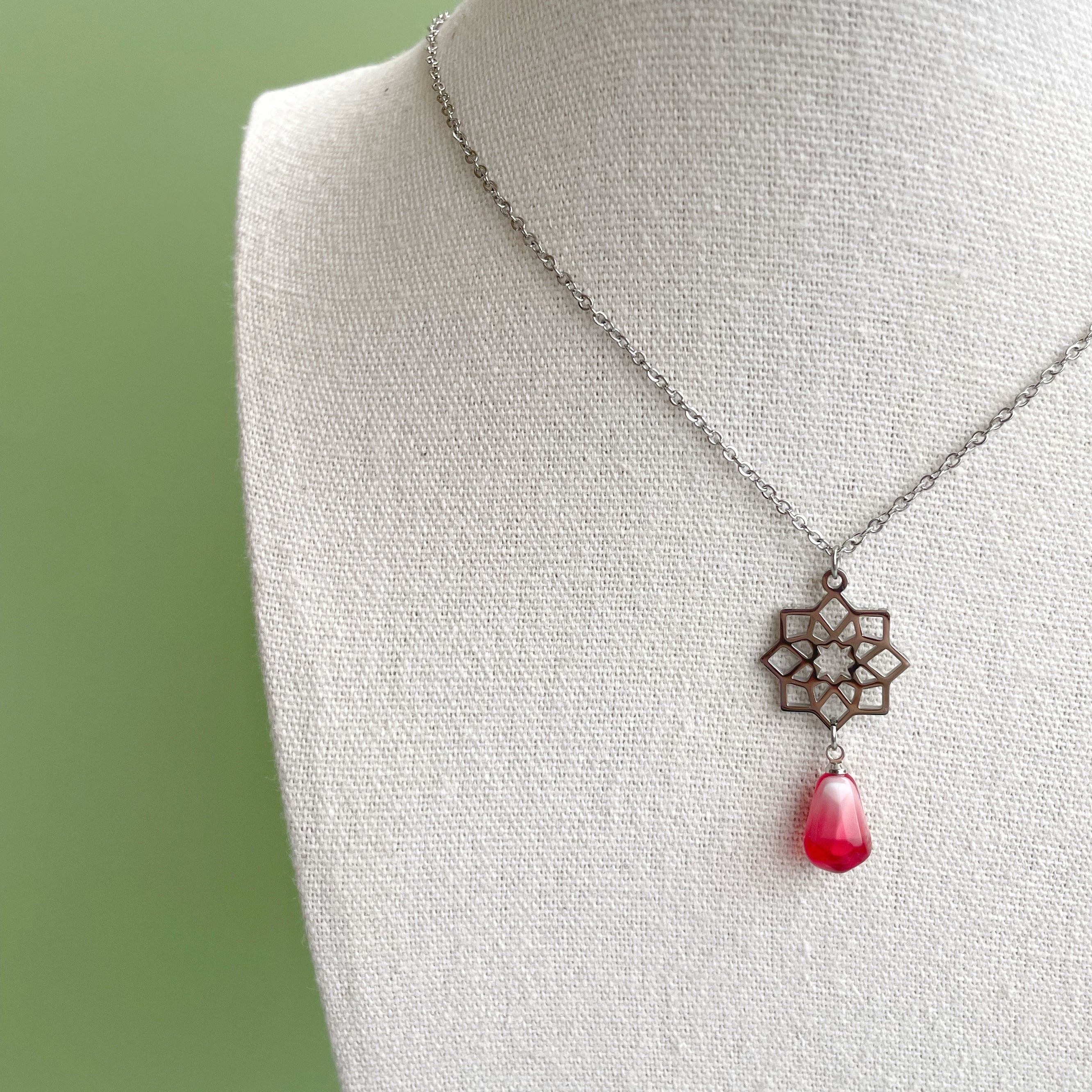 Collar “Plaza Nueva” (claro) plateado