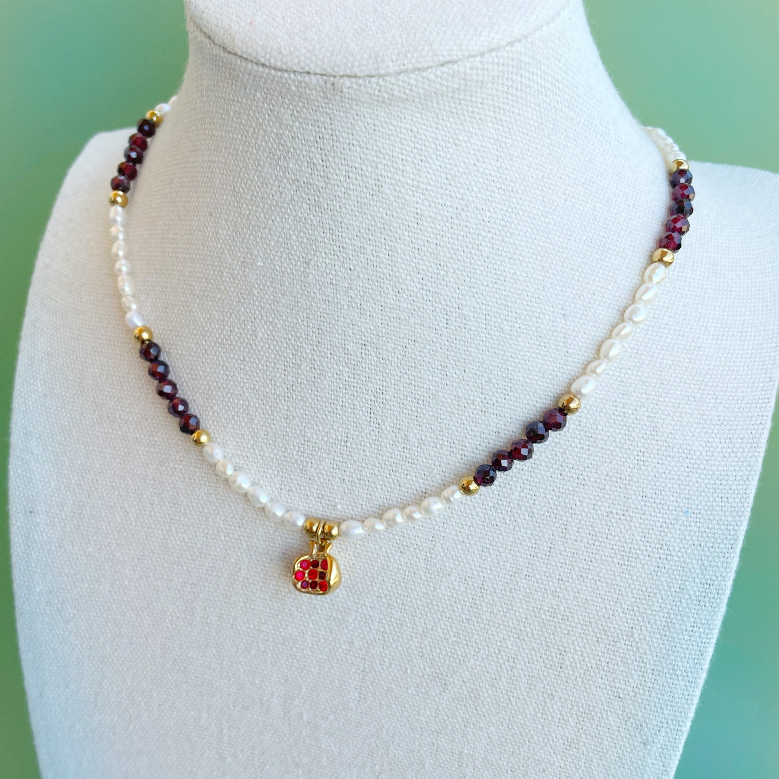 Collar de perlas “Alhambra”