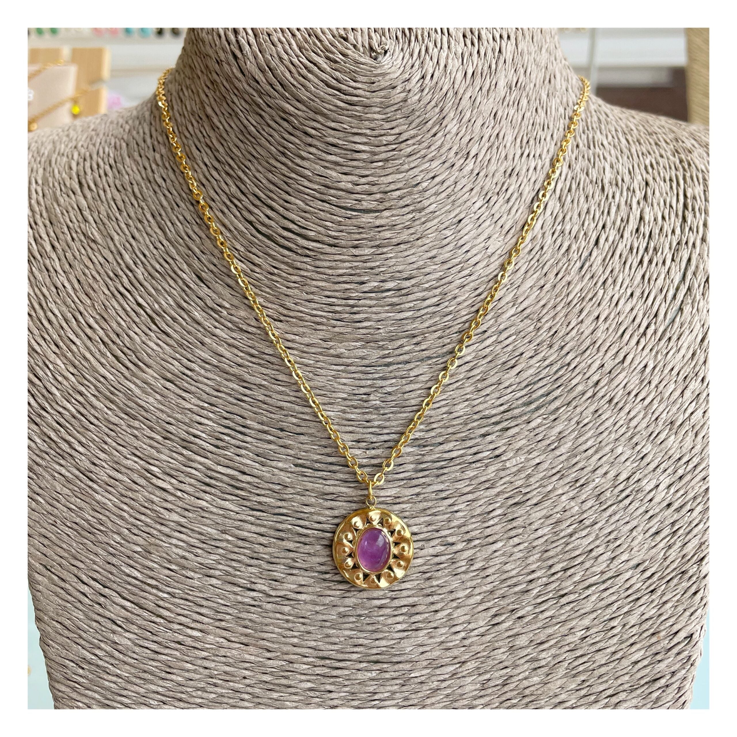 Collar “Sole” morado
