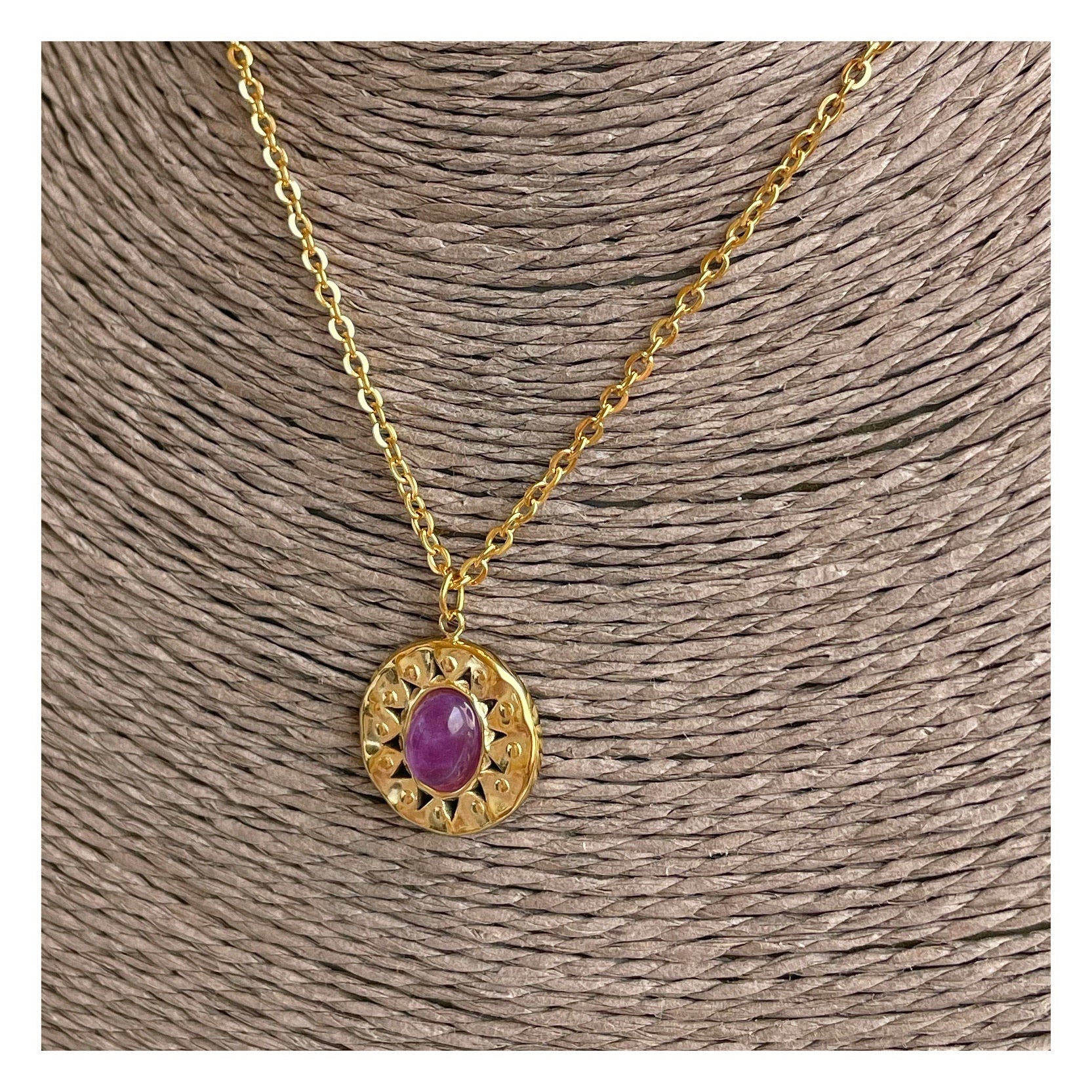 Collar “Sole” morado
