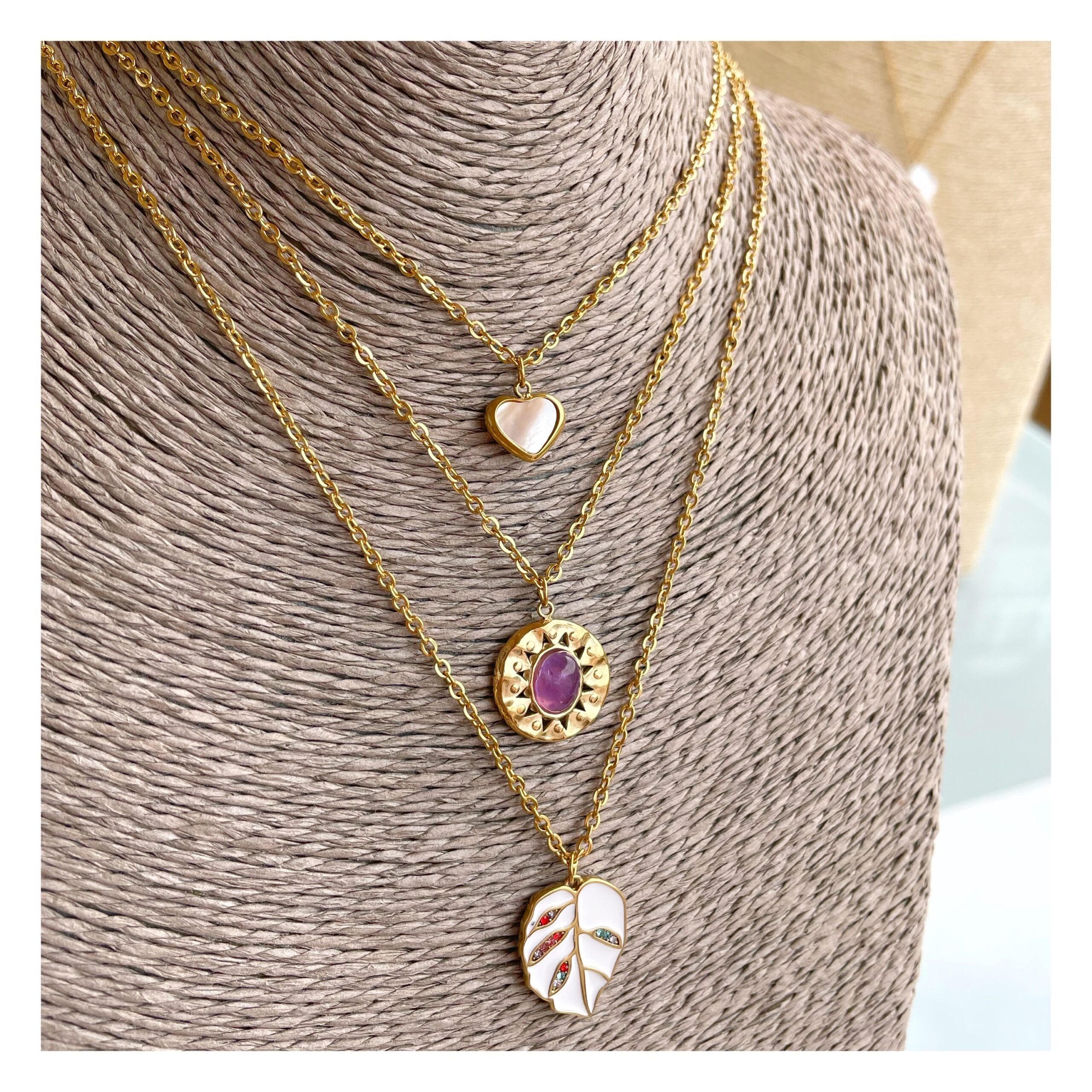 Collar “Sole” morado