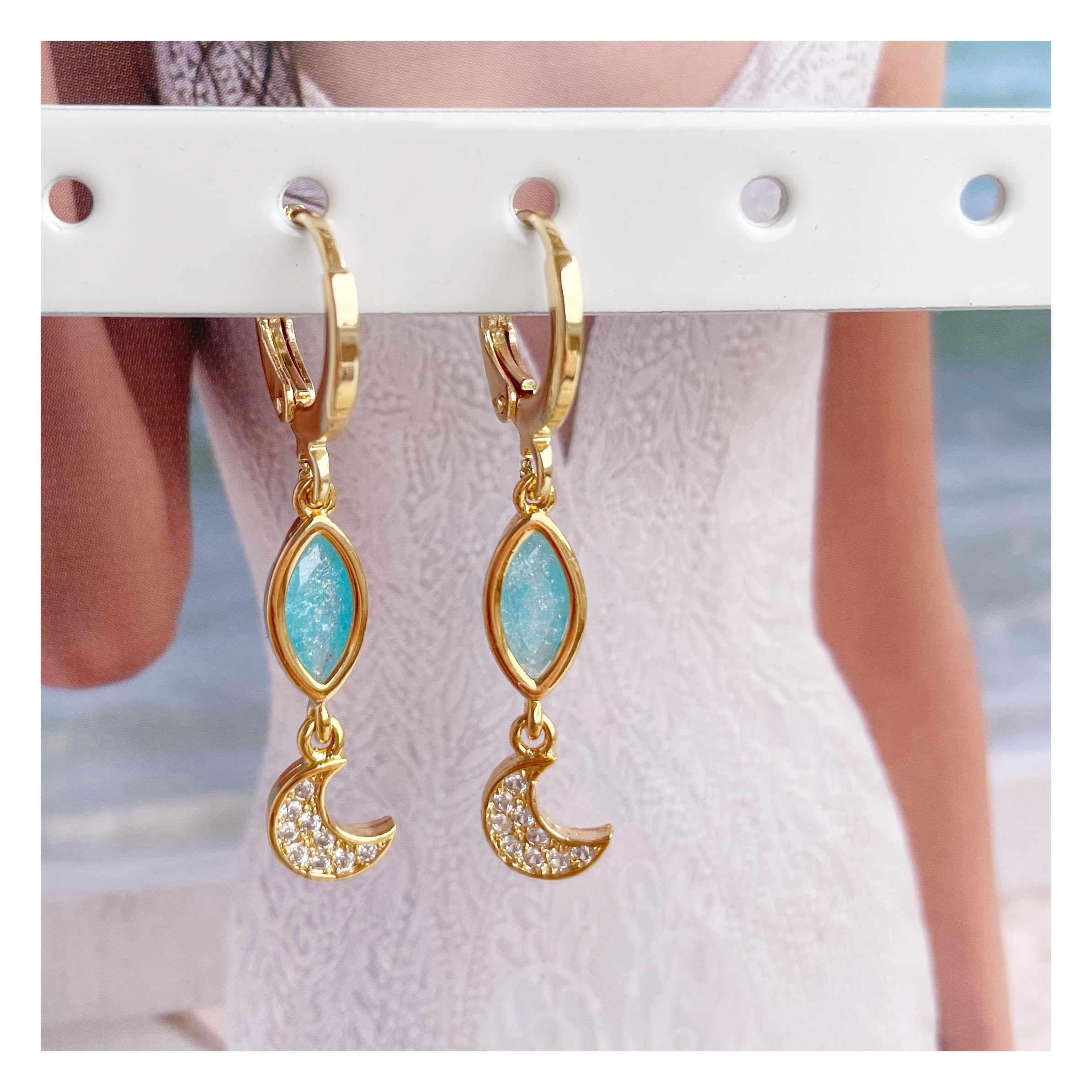 Pendientes “Lunatica” Celeste