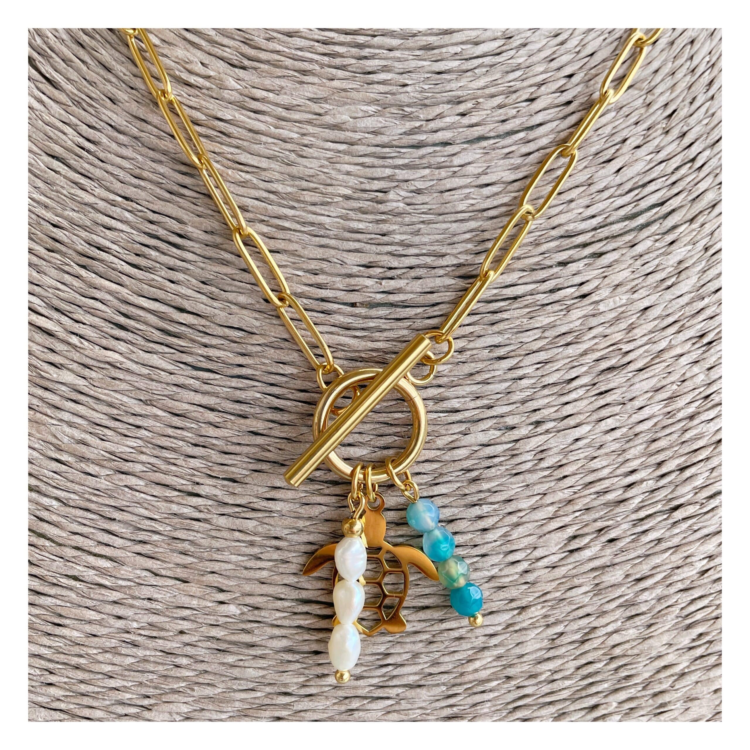 Collar “Indonesia”
