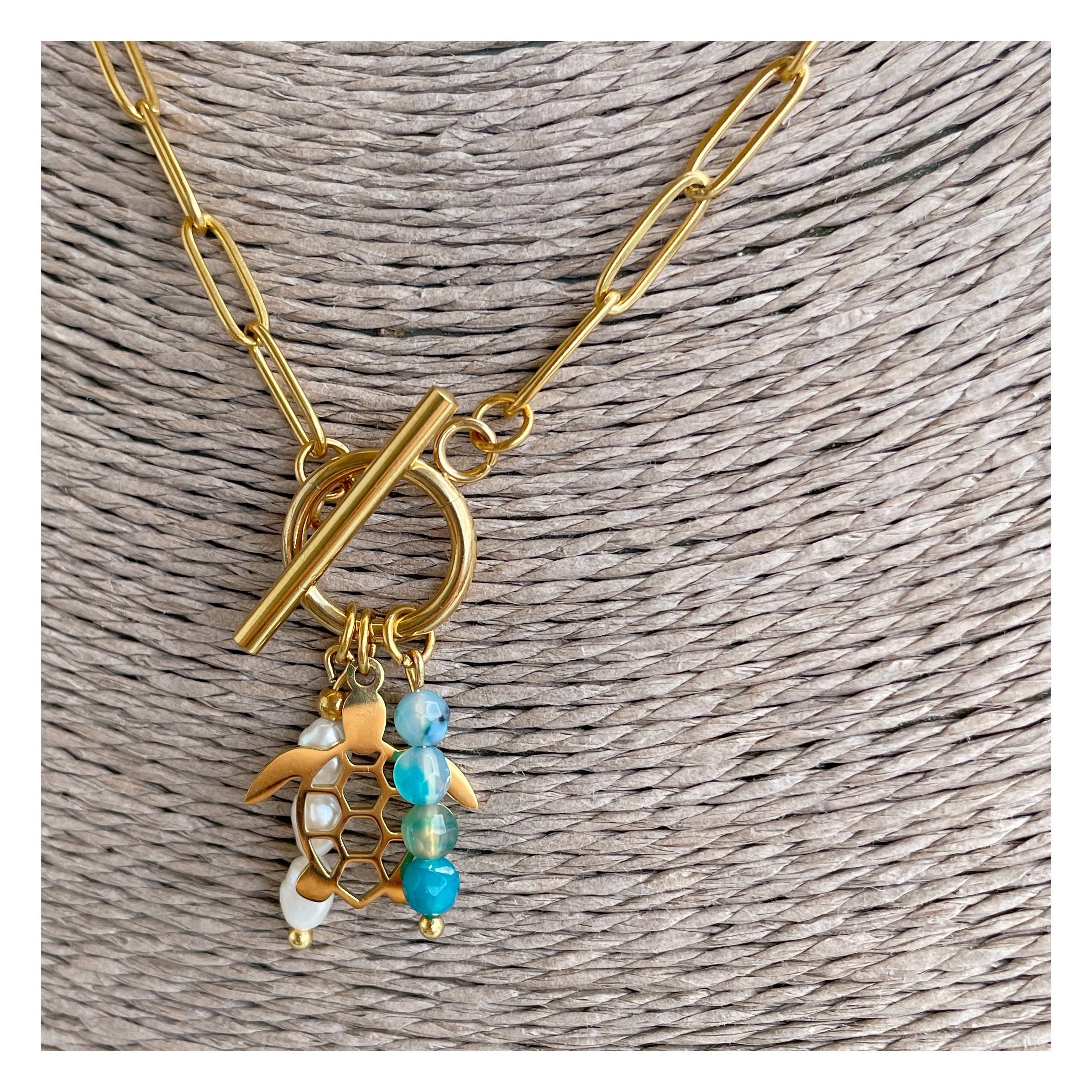 Collar “Indonesia”