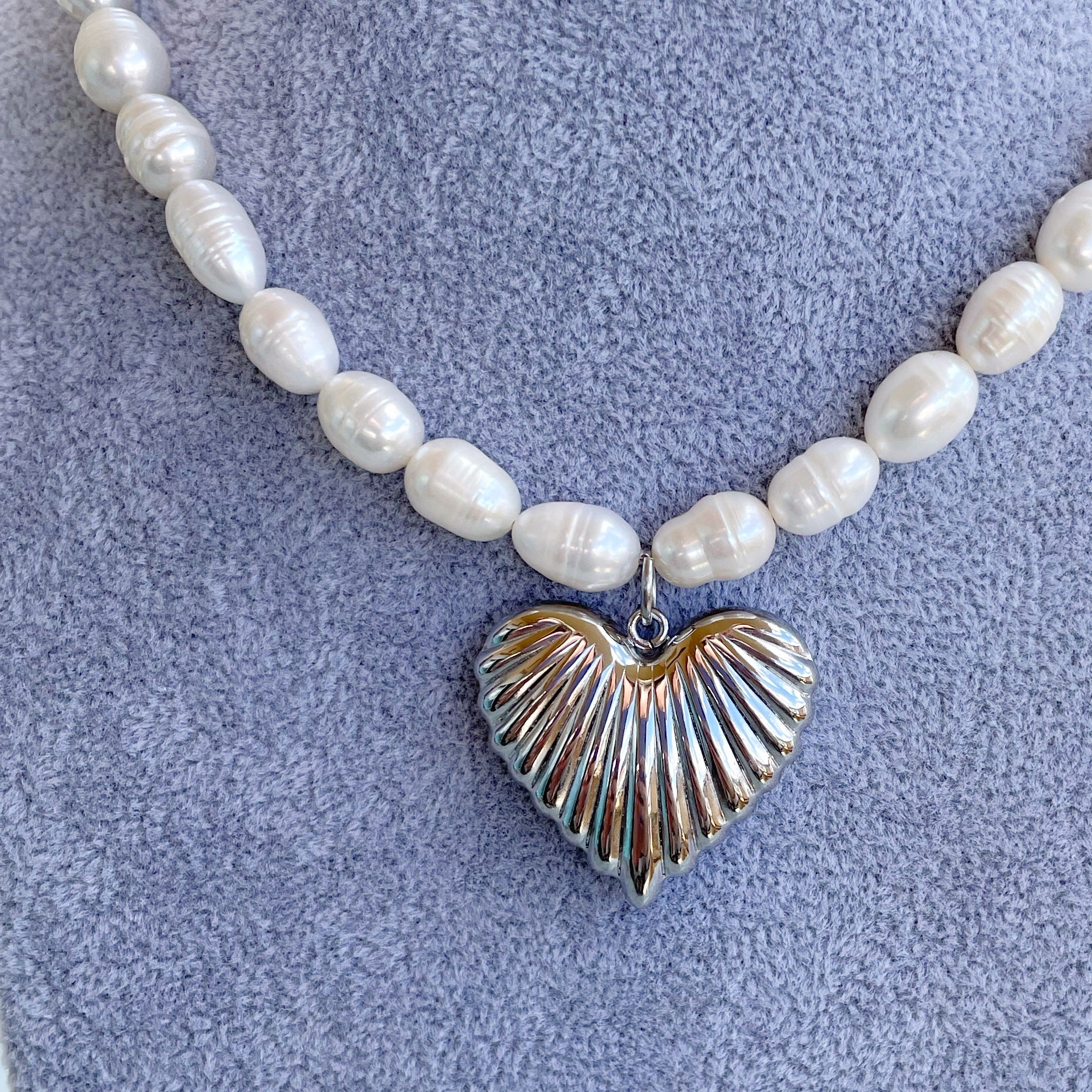 Collar “Flying Heart” plateado