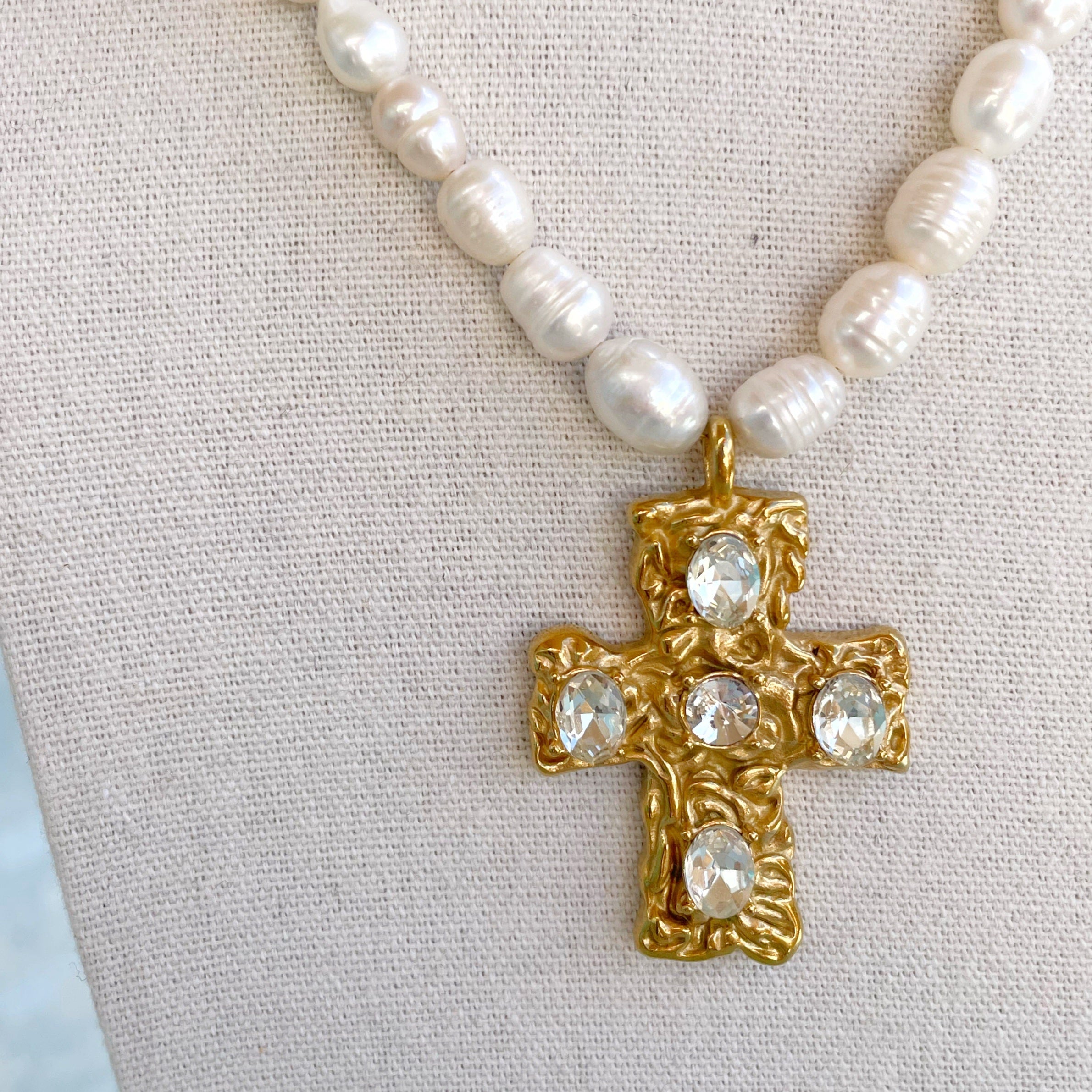Collar perlas “Cruz”