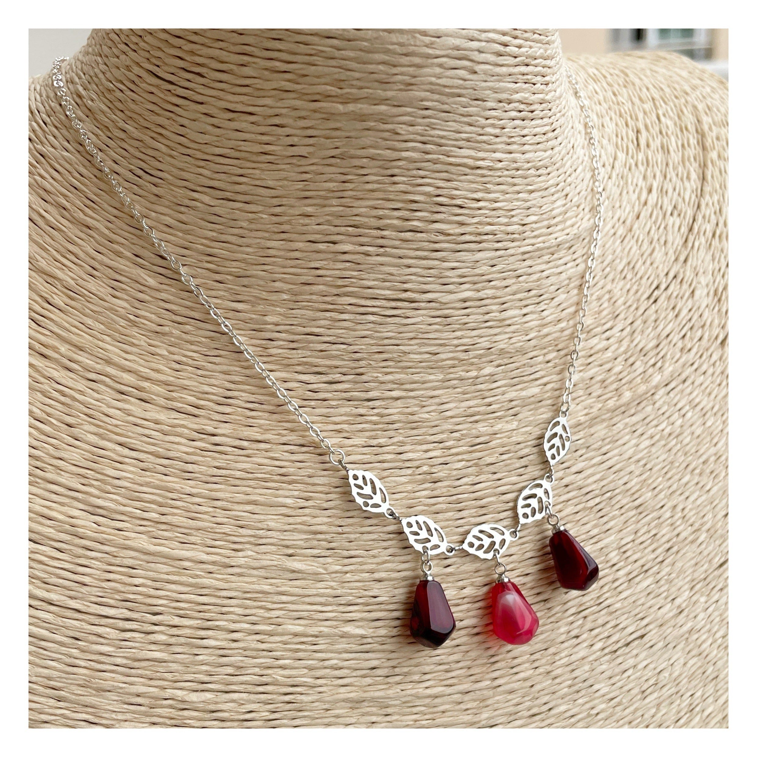 Collar “Granado” plateado
