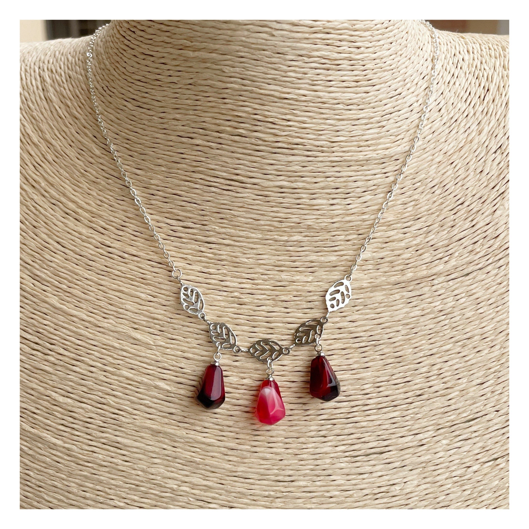 Collar “Granado” plateado