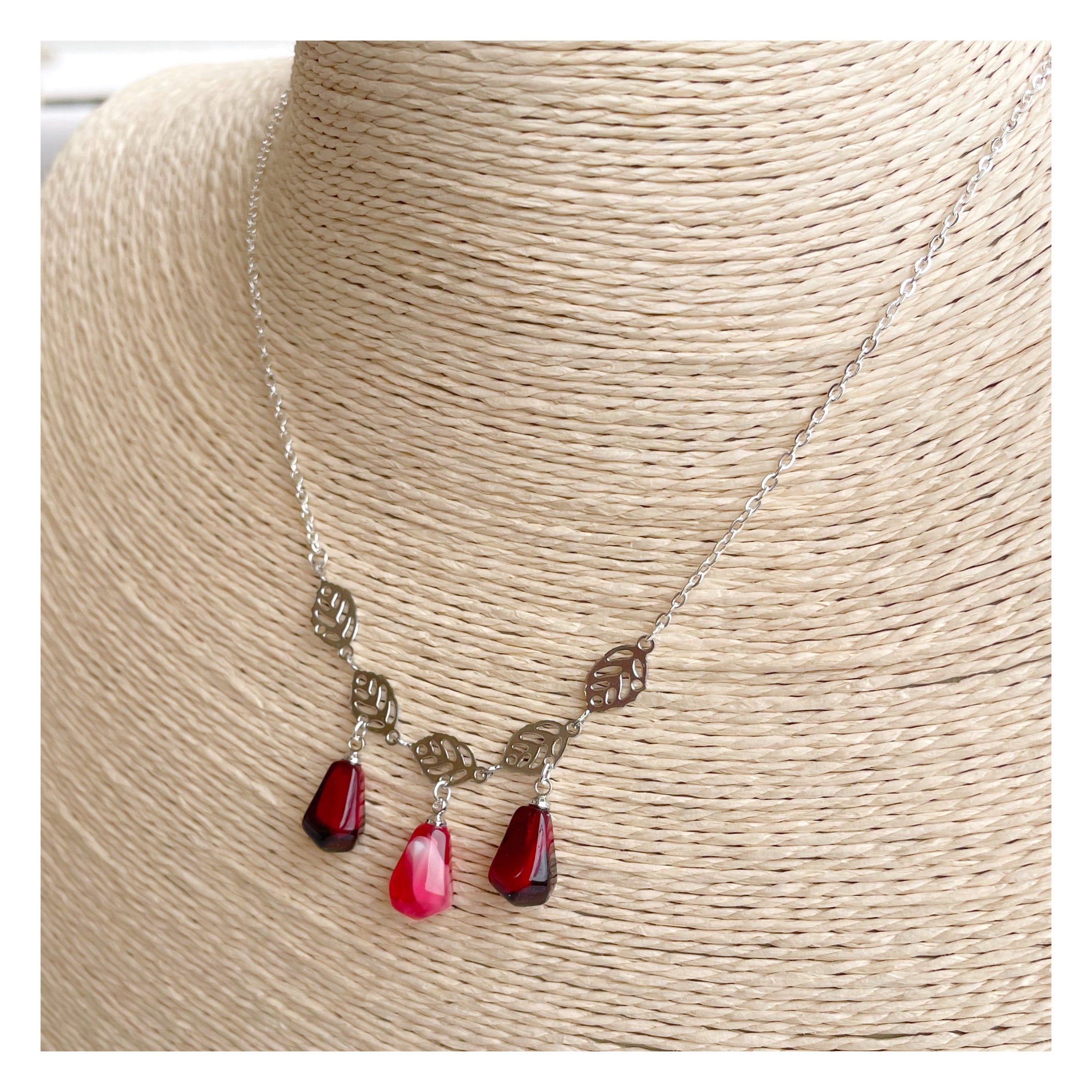 Collar “Granado” plateado