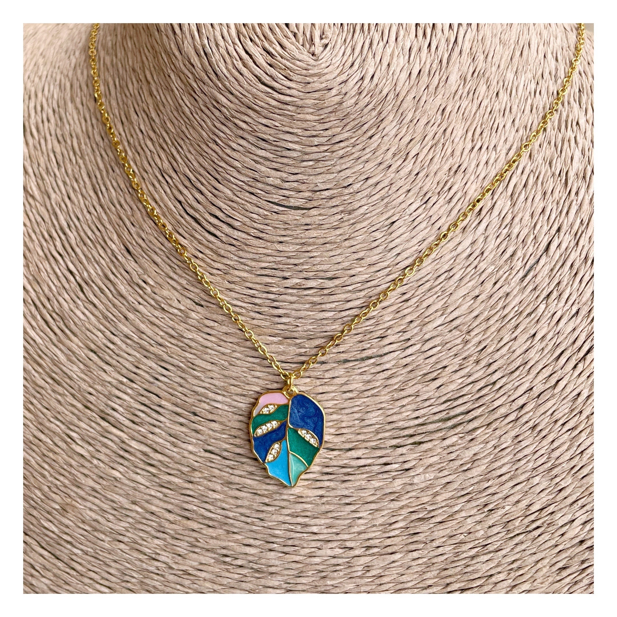 Collar “Leaf” Invierno