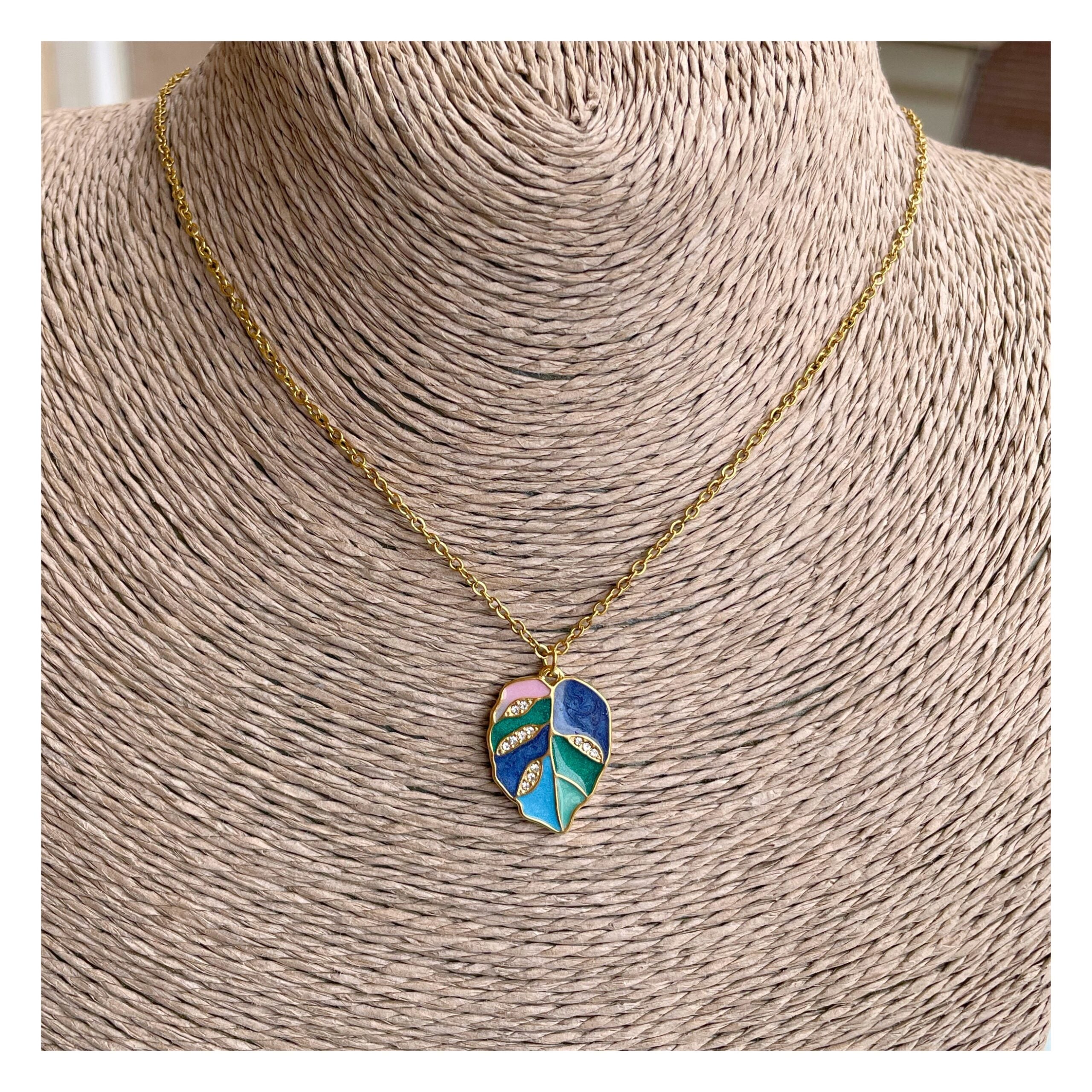 Collar “Leaf” Invierno