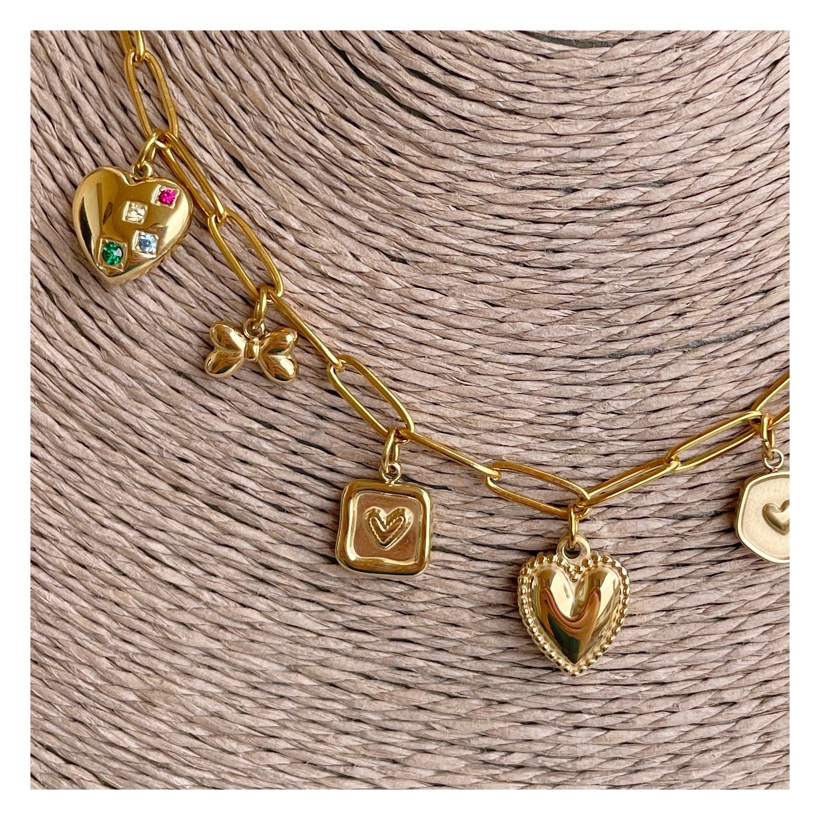 Collar charms “Coqueta”