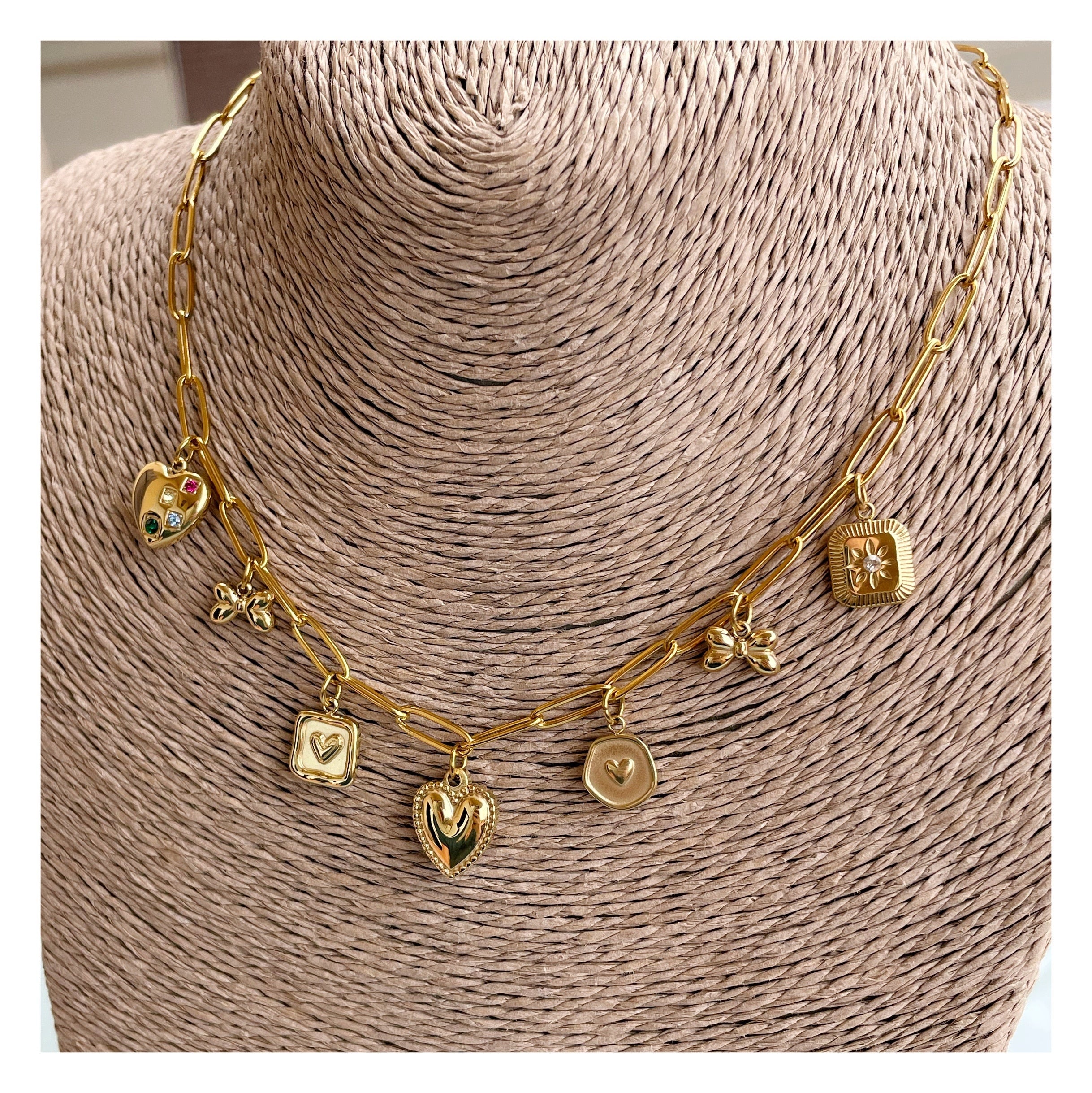 Collar charms “Coqueta”