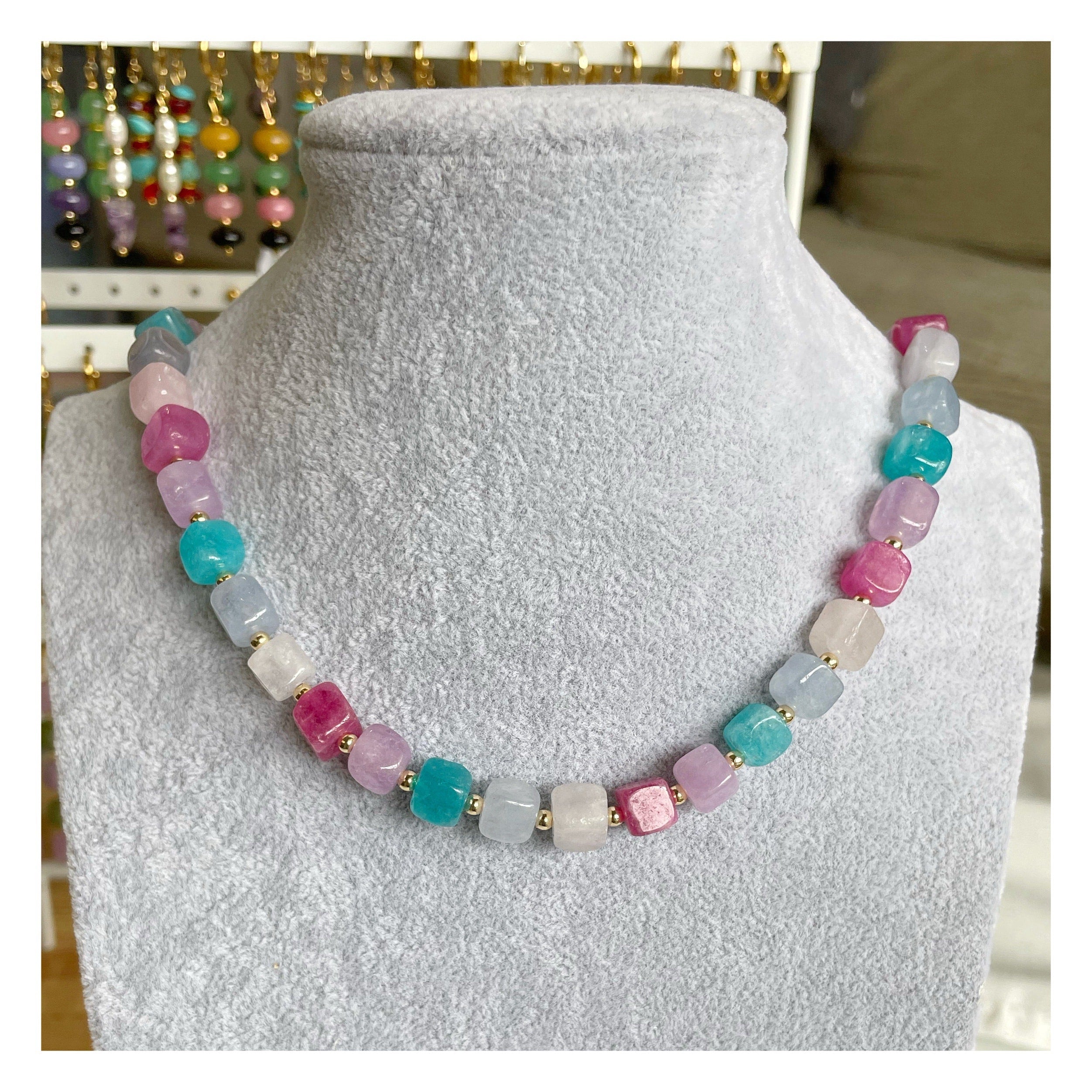 Collar piedra “Rosa Azul”