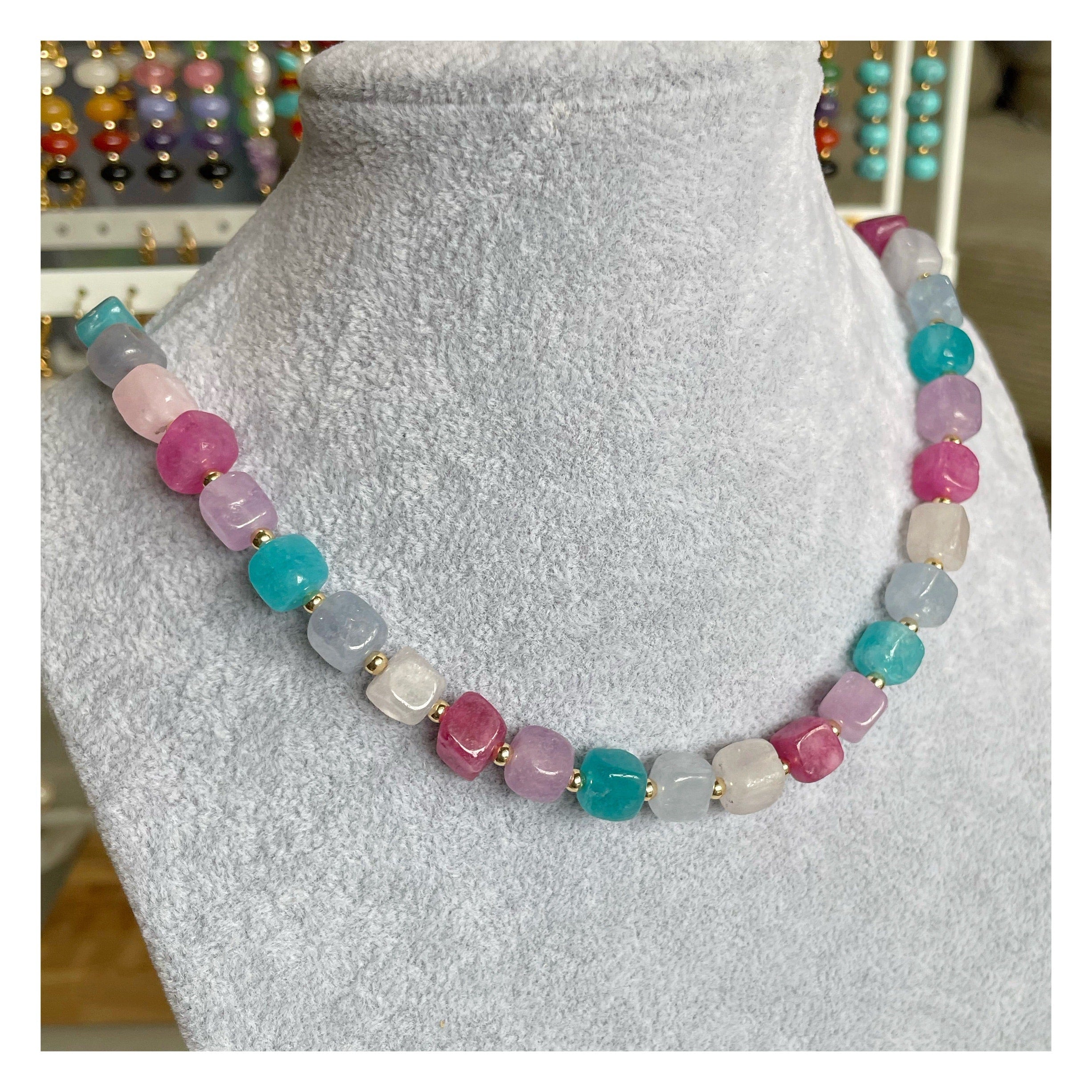 Collar piedra “Rosa Azul”