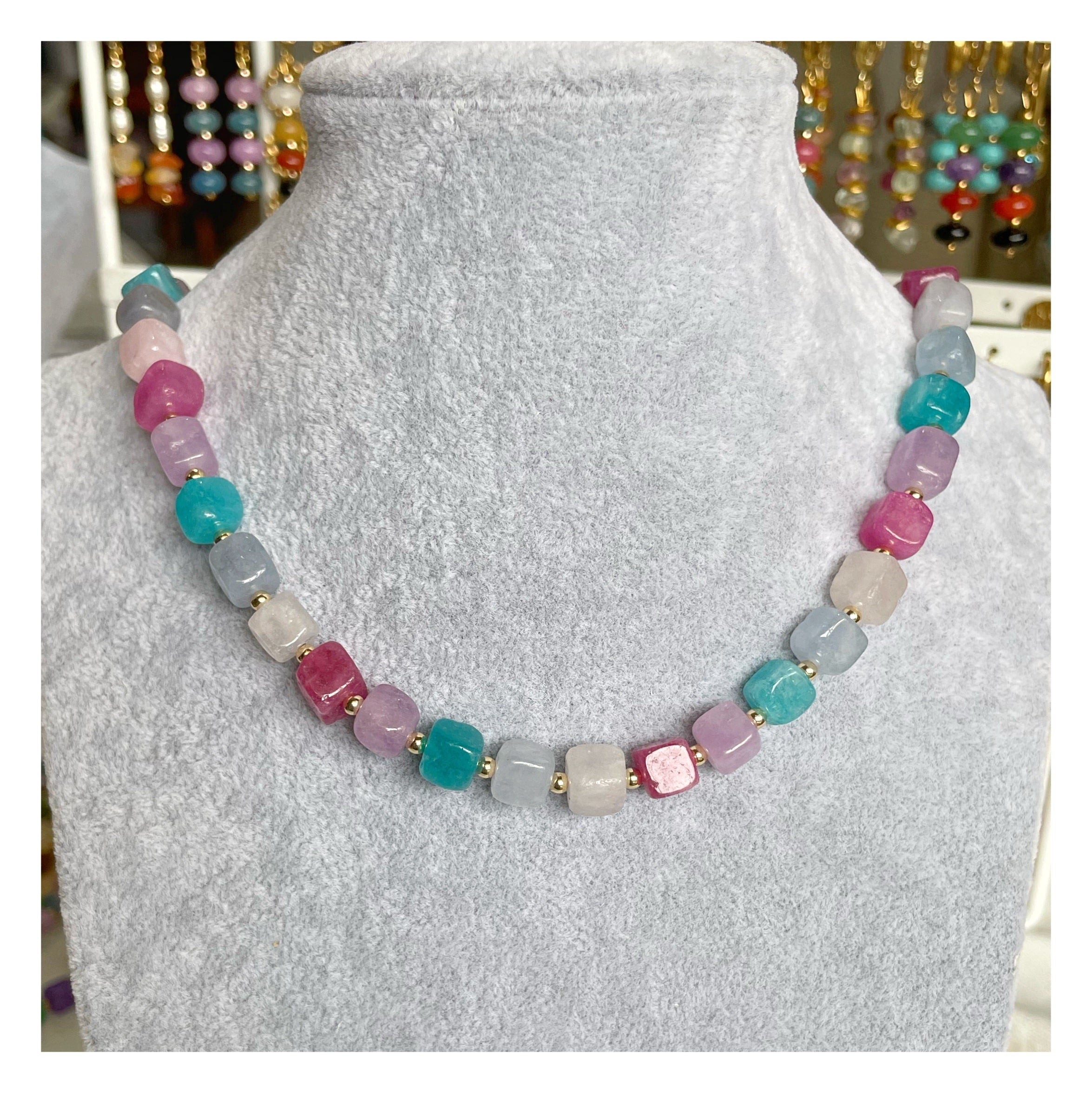 Collar piedra “Rosa Azul”