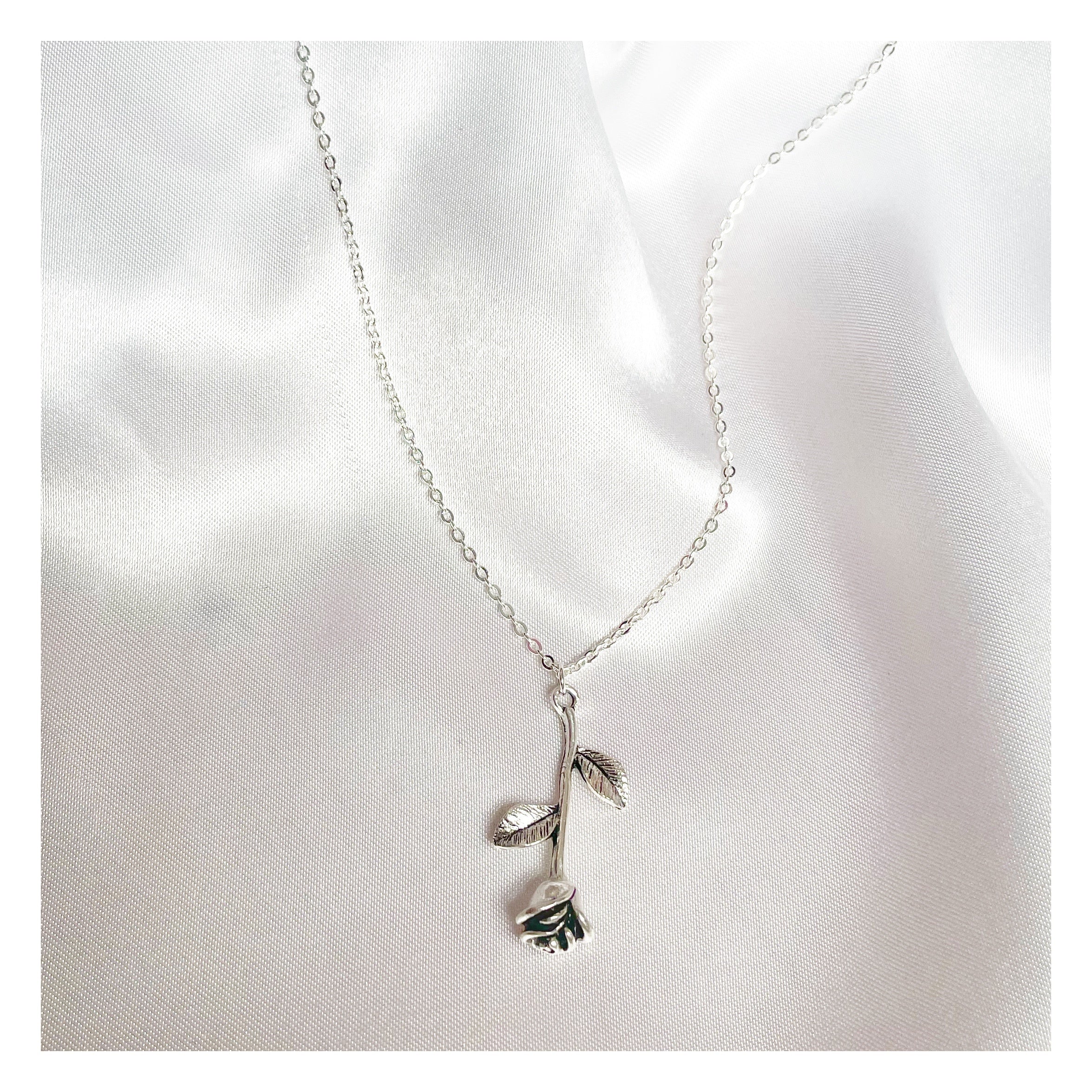 “Rose” plateado