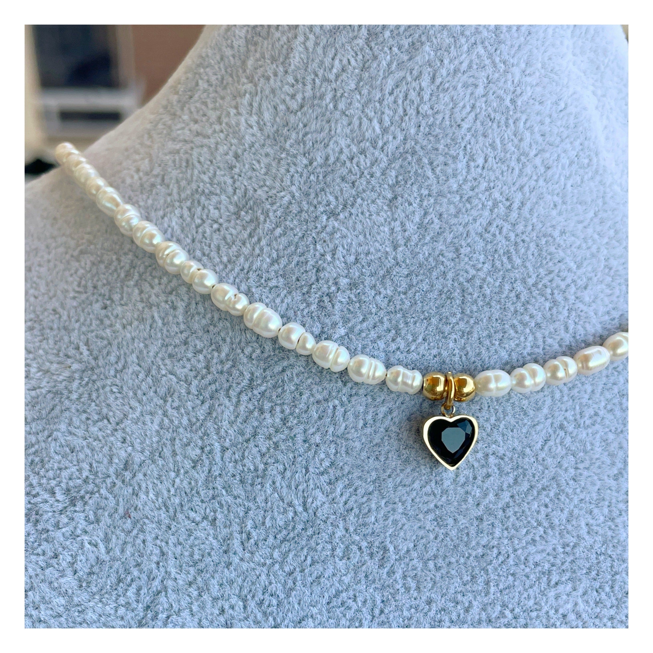 Collar perlas “Dark Love”