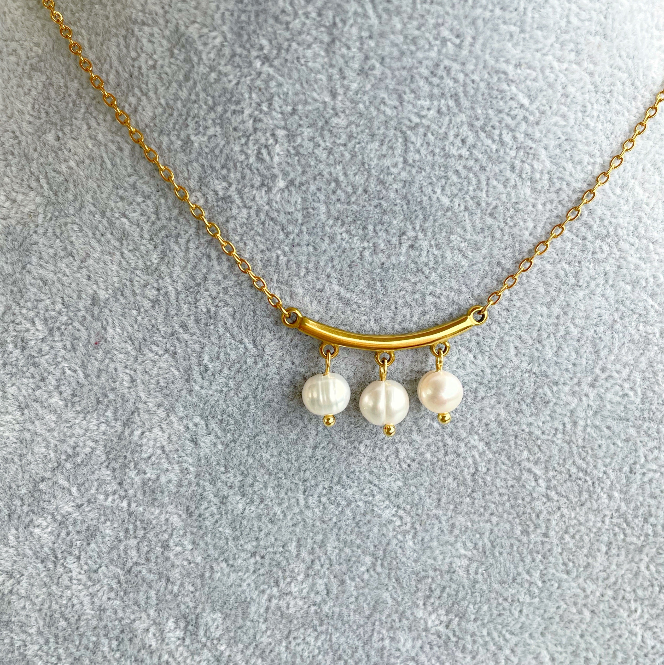 Collar “Trinity” perlas