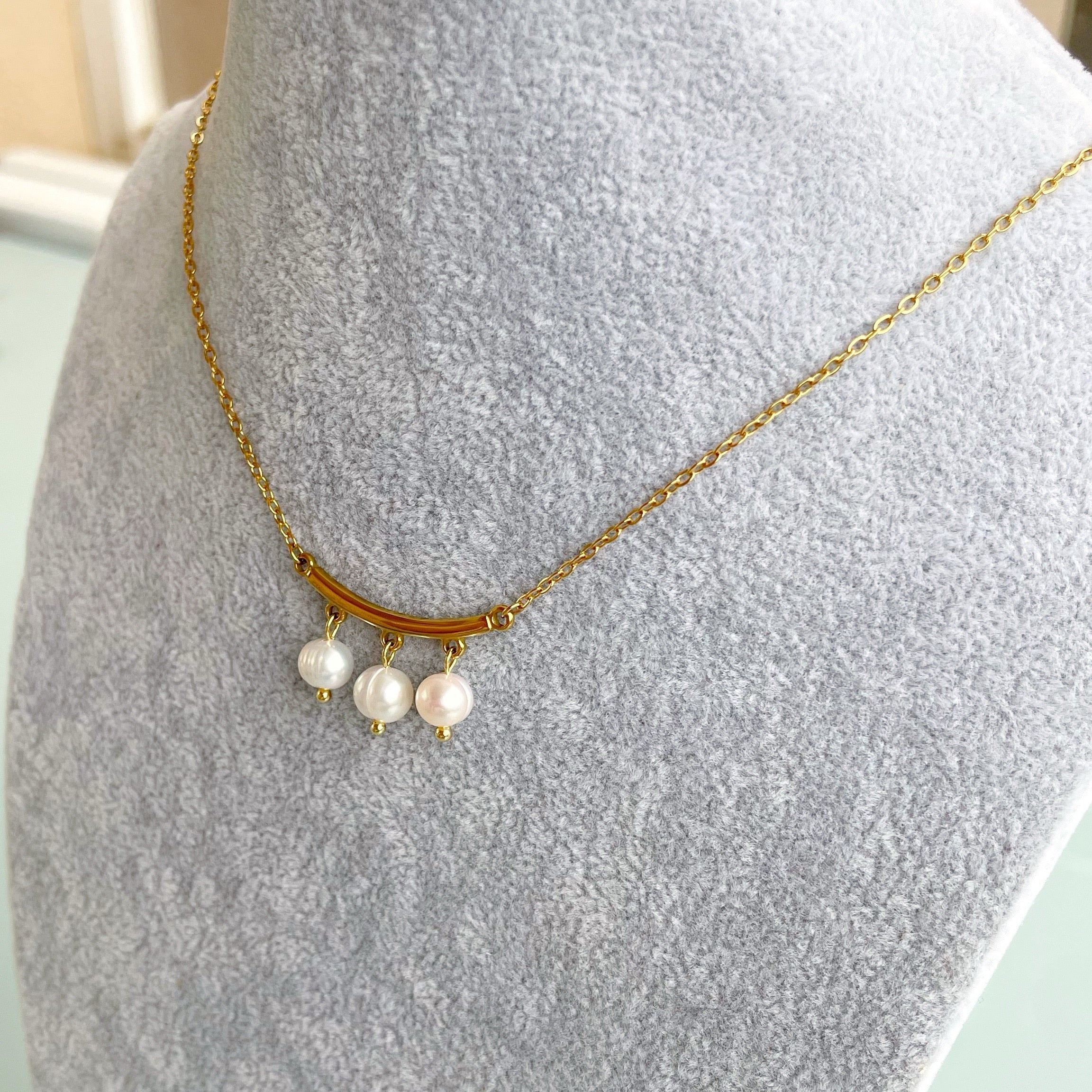 Collar “Trinity” perlas