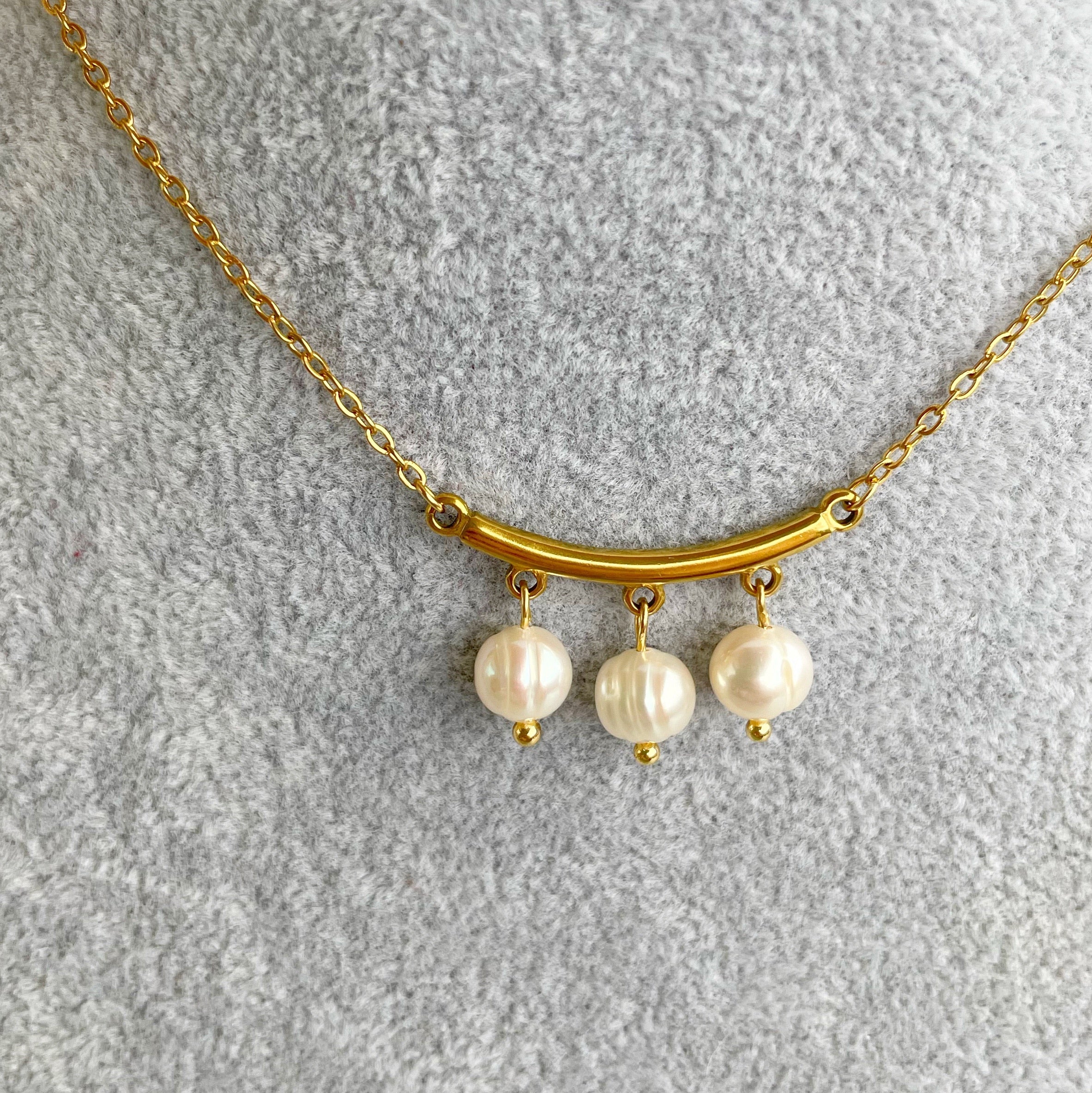 Collar “Trinity” perlas