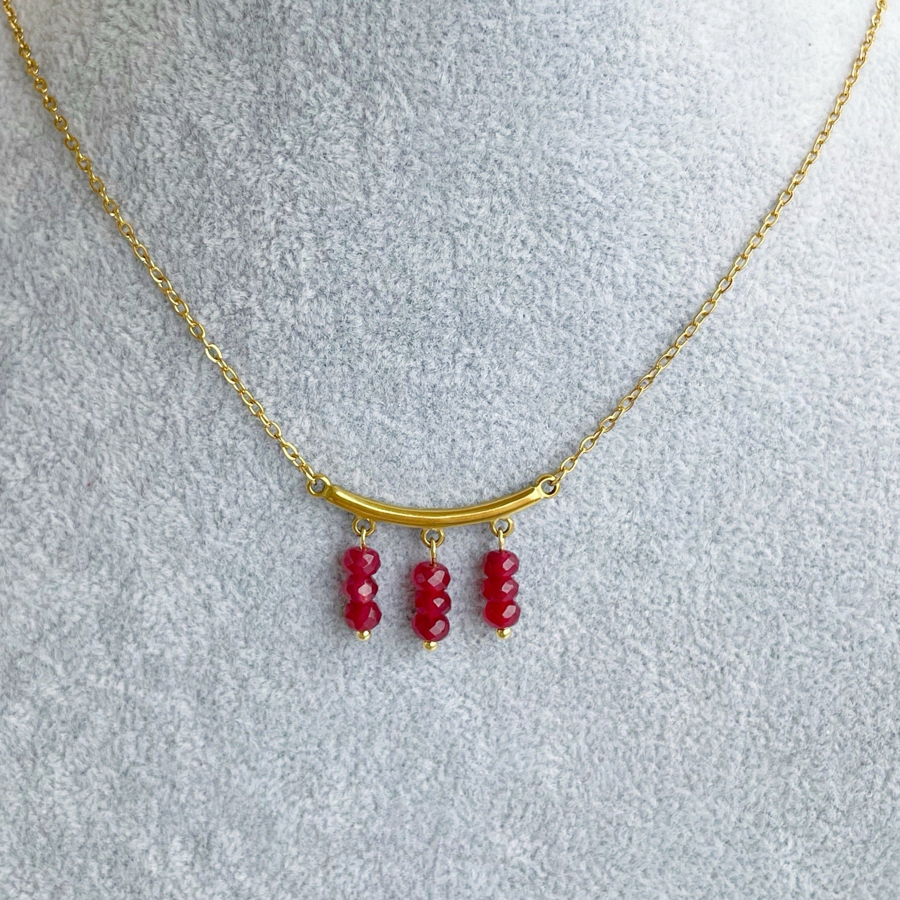 Collar “Trinity” granate