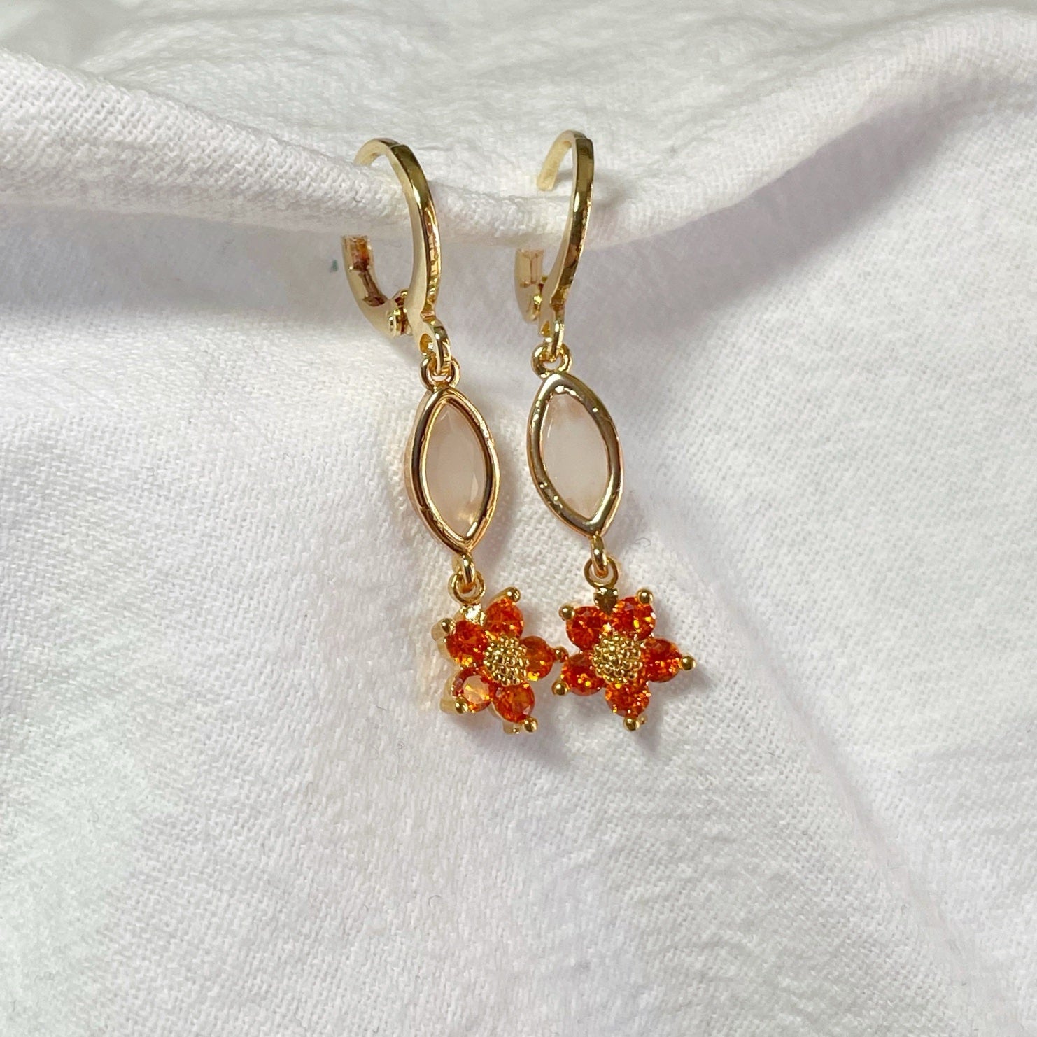 Pendientes “Florecillas” naranja largo